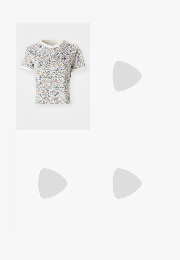 Majica kratkih rukava izrađena od pamuka s cvjetnim uzorkom u crvenoj, plavoj i žutoj boji na bijeloj pozadini; rebrasto izrezivanje i obrubi.; Crne cvjetne kratke hlače s velikim svijetlo zelenim i narančastim cvjetovima te tamnim lišćem, naboranom dizajnom i džepovima sa strane.; Svijetloplave tenisice s mrežastom tkaninom, istaknutim prorezima u potplatu i čičak trakom preko vrha za sigurno prianjanje.; Naočale tipa avijatičar s gradijentnim plavim staklima, okvirom od srebrnog metala i dekorativnim zvjezdastim naglascima na staklima. Glatki i elegantni dizajn.