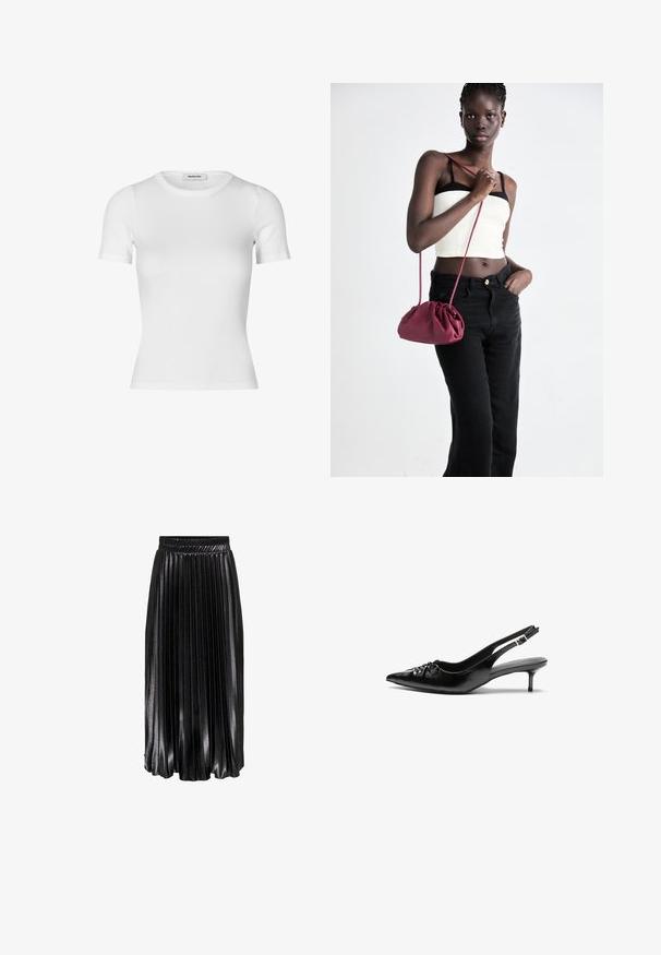 Witte t-shirt met korte mouwen, gemaakt van ribgewoven katoen. Aansluitend ontwerp met een ronde hals en een soepele textuur. Geen patronen of versieringen.; Zwarte plissé midi rok met een glanzende afwerking, elastische tailleband en opvallende verticale plooien, die een textuur- en vloeiend uiterlijk bieden.; Zwarte leren slingback hakken met een spitse neus, kleine kittenhak en een decoratieve knoopdetail aan de voorkant. Smooth textuur overal.; Bordeaux zachte stoffen handtas met een geplooid ontwerp en een lange schouderband, crossbody gedragen. Model draagt een witte crop top en zwarte jeans.