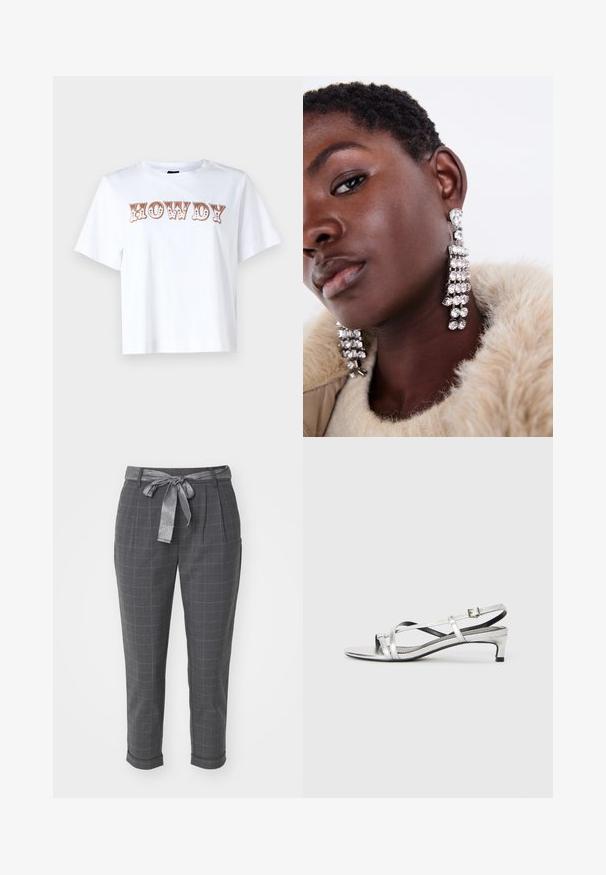 Valge puuvillane T-särk lühikeste varrukatega ja ümarate kaelustega, mille ees on stiliseeritud pruuni värvi kiri "HOWDY".; Hallide ruudulised püksid, millel on vormitud vöökoht ja hõbedane metallist vöö. Omab kitsenevaid sääri rulli kraega ja küljetaskutega.; Hõbedane metallist suss-sandaal madala kandega, millel on ristuvad rihmad ja sile tekstuur. Minimalistlik disain.; Hõbedased tilgakujulised kõrvarõngad, millel on mitmed selged rhinestone'id, esitlevad kaskaadset disaini ja tekstuurseid pindasid, taustal neutraalne taust.