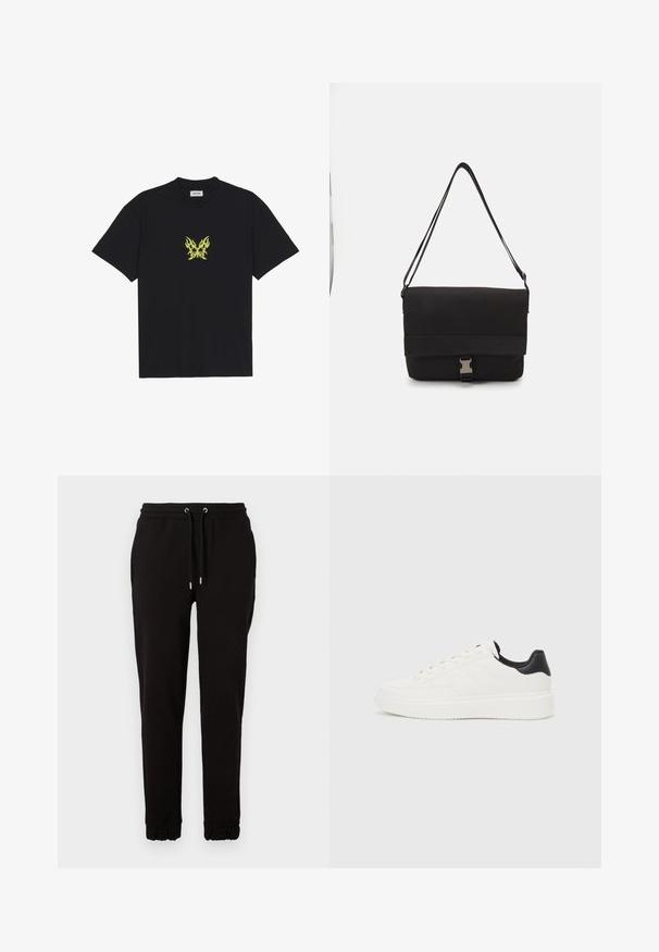 Schwarzes Baumwoll-T-Shirt mit einem kleinen, gelben Schmetterlings-Motiv im Flammenmuster auf der Brust. Rundhalsausschnitt, kurze Ärmel.; Schwarze Sweatpants aus weichem Stoff, mit einem elastischen Bund und Kordelzügen, Seitentaschen und gerafften Bündchen an den Knöcheln.; Weißes Leder-Sneaker mit geprägtem Muster, strukturierter weißer Zwischensohle und schwarzen Akzenten an der Ferse. Verfügt über eine abgerundete Zehenpartie und flache Schnürsenkel.; Schwarze Umhängetasche aus glattem Material, mit einem umklappbaren Deckel, silbernem Verschluss und verstellbarem Schultergurt.