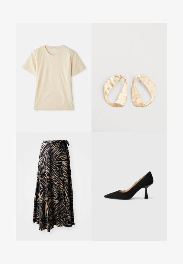 Krémové tričko vyrobené z mäkkej, ľahkej bavlny, s krátkymi rukávmi a okrúhlym výstrihom. Bez viditeľných vzorov alebo akcentov.; Sukňa z ľahkého materiálu s čierno-bežovým zebrovým vzorom. Má volný strih, uviazanie v páse a asymetrický lem.; Čierne semišové lodičky na vysokom opätku so špicatou špičkou, ktoré majú lesklý čierny blokový opätok a hladké vnútorné podšívku.; Pár nepravidelných oválnych zlatistých kovových náušníc s textúrovaným, mierne rozbitým povrchom na bielom pozadí.