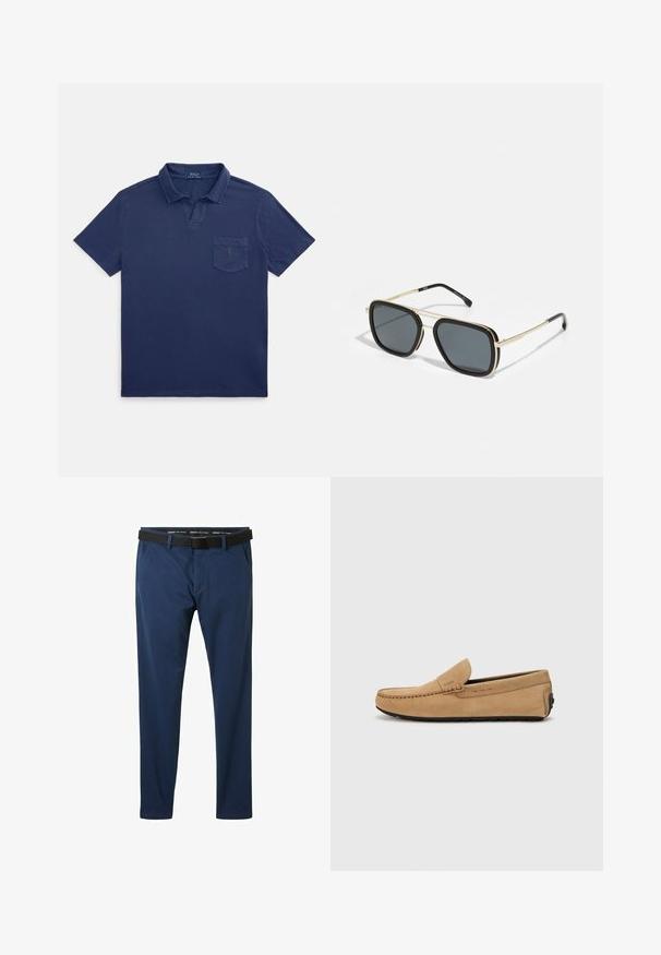 Mörkblå pikétröja i bomull med uppvikt krage, korta ärmar och en bröstficka med liten logotypdetalj.; Marinblå byxor i en slät tyg, med rak front, sidofickor och ett svart bälte med en fyrkantig spänne.; Beige mockasiner i mocka med sydd tå, slip-on design och svart gummisula. Har subtil varumärkning på sidan.; Svarta och gyllene solglasögon med fyrkantig form, metallram, mörkgrå linser och svarta terminaler. Har dubbel brodesign.