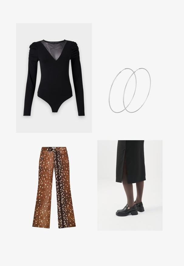 Schwarzer Body mit langen Ärmeln, ausgestattet mit einem Mesh-V-Ausschnitt und gerafften Schultern. Glattes Material mit taillierter Passform.; Braune Schlaghosen mit einem gefleckten Muster, das an Tierfell erinnert, in hellen und dunklen Brauntönen, mit glatter Textur und Denim-Stoff.; Schwarze Lederschuhe mit abgerundetem Zeh, dicker Blockabsatz und elastischen seitlichen Akzenten, kombiniert mit dunklen Strumpfhosen und einem schwarzen Rock mit Schlitz.; Silberne Creolen mit minimalistischem Design. Rundform, glatte Oberfläche und dünnes Profil. Leichtgewichtig mit hochglänzender Oberfläche.