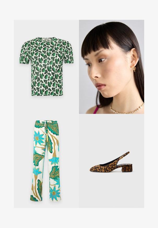Zelený kvetinový top s krátkym rukávom so silnými listovými vzormi na bielom pozadí, vyrobený z ľahkého a elastického materiálu.; Nohavice s kvetinovým vzorom, ktoré obsahujú modré kvety a zelené listy na smotanovom pozadí; materiál vyzerá hladko a má uvoľnený strih.; Dámska slingback obuv s leopardím vzorom, nízkym blokovým podpätkom a zlatou sponou na bočnom popruhu, zobrazená v bočnom profile na jednoduchom pozadí.; Zlatý kruhový náušník nasadený na pravom uchu, s otvoreným dizajnom. Modelka má rovné, tmavé vlasy a minimálny make-up.