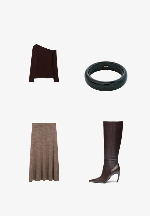 Asymmetrisk langærmet top i mørkebrun stof, med en skulder blottet og en glat, let tekstureret overflade.; Brun strikket midi nederdel med en svajet silhuet, der har en glat elastisk talje og en subtil struktur over det hele.; Brune læderknæhøje støvler med spids tå og stilettoskaft, præget af en glat tekstur og minimalistisk design.; Sort harpiks bangle armbånd med en glat, shiny overflade og afrundede kanter. Har et lille guld "Pilgrim" logo indeni.