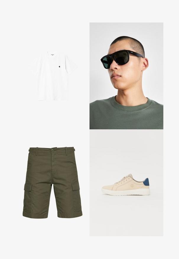 T-shirt en coton blanc à manches courtes, col rond et un petit logo noir sur la poitrine gauche. Texture douce et coupe standard.; Shorts cargo vert olive en tissu léger, comportant deux poches latérales avec rabats, des passes-ceinture et une fermeture à bouton.; Baskets beiges en daim, avec une semelle blanche, des lacets beiges et un accent bleu sur le talon. Logo embossé sur le côté.; Lunettes de soleil rectangulaires noires avec des verres foncés, présentant une forme distinctive et un logo sur la branche. Portées par une personne en chemise verte.