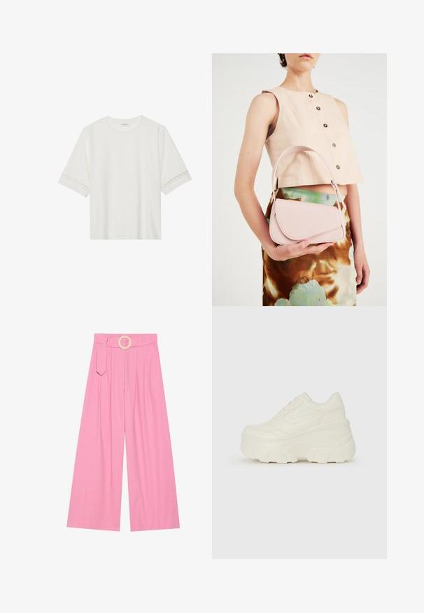 Bela kratka majica s kratkimi rokavi iz bombaža, okrašena z dekorativnim čipkastim robom ob rokavih in okroglo izrezom.; Roza široke hlače z visokim pasom, ki imajo pas z okroglo lesenim sponko in naborke za teksturo.; Bele platformske tene z belim zgornjim delom, ki spominja na usnje, okroglo obliko, oblazinjen ovratnik ter gumo z teksturo na podplatu z izrazitimi profili.; Roza usnjena torbica s ukrivljenim poklopcem, enim naramnim trakom in čistimi linijami. Torbica se ponaša z gladko teksturo in minimalističnim dizajnom.