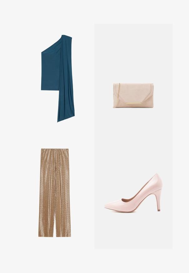 Asymmetrisk turkise topp laget av myk, lett stoff. Har draperte detaljer på den ene siden og en rett kant på den andre.; Lys brun plisserte bukser laget av skinnende stoff, med et teksturert sikksakkmønster og en elastisk midje for komfort.; Rosa lakkert skinnhæl med spiss tå og en elegant silhuett, med en 4-tommers stiletthæl og en glatt overflate.; Beige semsket clutch med en gullkjede strop og rektangulært hardwareakcent. Har en brett-over klaff med skrå kanter og sømdetaljer.