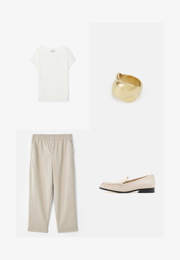 Weißes Kurzarmblusenshirt aus leichtem Material. Verfügt über einen runden Halsausschnitt und eine lockere Passform mit glatter, weicher Textur.; Beige, leichte Hose aus strukturiertem Stoff. Verfügt über einen elastischen Bund und seitliche Taschen, mit einem geraden Bein-Schnitt.; MICHAEL Michael Kors CARLSON LOAFER - Slipper - light cream; Goldfarbener Ring mit einem glatten, gedrehten Design. Er verfügt über eine polierte Oberfläche und abgerundete Kanten, die eine nahtlose, fließende Form erzeugen.
