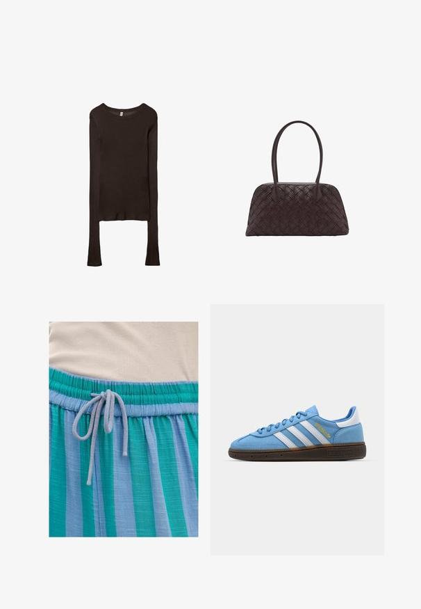 Langärmliges, tailliertes Oberteil aus dunkelbraunem Stoff. Runder Ausschnitt, glatte Textur und leicht verlängerte Ärmel ohne Bündchen.; Leichtes, blau- und grün gestreiftes Gewebe mit einem elastischen Bund und einer Kordelzugverschluss. Texturierte Oberfläche mit subtiler Glanzwirkung.; Helles blaues Wildleder-Sneaker mit weißen Lederstreifen, einer braunen strukturierten Sohle und goldenen Logodetails. Niedrig geschnittenes Design mit runder Zehenpartie.; Geflochtene braune Ledertasche mit runder Form, doppeltem oberen Griff und glatter Textur; verfügt über subtile Nähte als Designdetail.