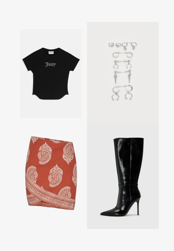 Černé tričko s krátkým rukávem a zaobleným lemem, raglánové rukávy. Na přední straně zdobený nápis "Juicy" z kamínků.; Sukně v rzi s bílými vzory paisley a květinovými motivy. Má diagonální lemování a složitý okrajový design podél spodního okraje.; Černé kožené vysoké boty po kolena s špičatou špičkou a vysokým jehlovým podpatkem. Hladká textura a elegantní design, s minimálními detaily.; Sada stříbrných náušnic s různými designy: kruhy, pecky a visací styly, se kuličkovými akcenty a špičatými prvky.