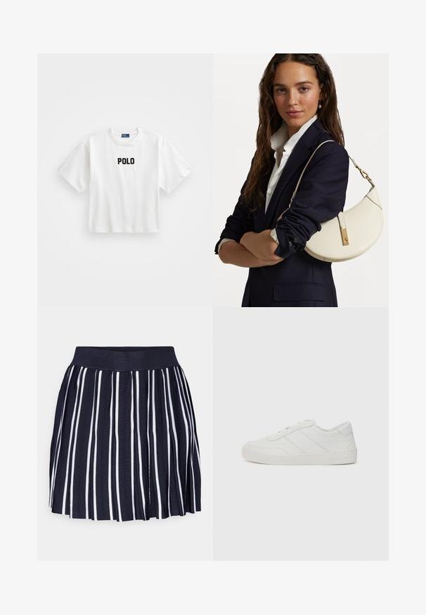 Bijela pamučna majica s kratkim rukavima, koja na prednjoj strani ima crni izvezeni "POLO" logo. Jednostavan, kutni dizajn.; Mornarska suknja s plisama s bijelim vertikalnim prugama, elastičnom strukom i teksturiranim materijalom. Donji rub završava iznad sredine bedra.; Bijela kožna tenisica s ravnim vezicama, zaobljenim vrhom i suptilnim detaljima šivanja. Ima teksturiranu potplat i utisnutu marku na peti.; Bijela kožna torba sa zakrivljenim oblikom, zlatnim detaljima i teksturiranom površinom, nošena preko tamnog sakoa i bijele košulje.