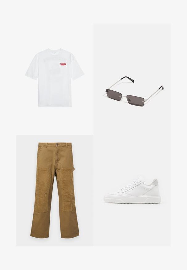 Λευκή βαμβακερή μπλούζα με κοντά μανίκια και στρογγυλή λαιμόκοψη, με κόκκινο γραφικό κείμενο "ΑΠΑΛΛΙΝΤΙΚΑ ΔΡΟΣΕΡΑ ΦΡΟΥΤΑ" μπροστά.; Cargo παντελόνια από καφέ βαμβάκι με αντίθετες ραβδωτές υφασμάτινες πινελιές, κανονική γραμμή, πέντε τσέπες και κλείσιμο με κουμπί.; Λευκά δερμάτινα αθλητικά παπούτσια με απλή επιφάνεια, στρογγυλή μύτη, επίπεδα κορδόνια και ανάγλυφη σόλα. Γκρι σουέτ λεπτομέρεια στη φτέρνα.; Γυαλιά ηλίου με ορθογώνιους, σκούρους γκρι φακούς, ασημένιο μεταλλικό σκελετό και μαύρες πλαστικές άκρες στα χερούλια. Ελαφρύ σχέδιο με υποδοχές για τη μύτη.
