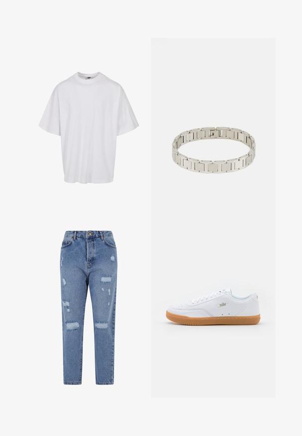 Fehér pamut póló kerek nyakkivágással és rövid ujjakkal, laza szabással és finom varrási részletekkel.; Világoskék farmernadrág magas derékkal, egyenes lábbal és megviselt kialakítással, amelyen szakadt részek és rojtos szegélyek találhatók.; Fehér bőr sportcipő texturált felsőrésszel, kerek orral és barna gumitalppal; díszíti arany logó és lapos fűző.; Ezüst fém karkötő, amely egymásba kapcsolódó, sima, fényes felületű téglalap alakú láncszemekből áll, és biztos zármechanizmussal rendelkezik.