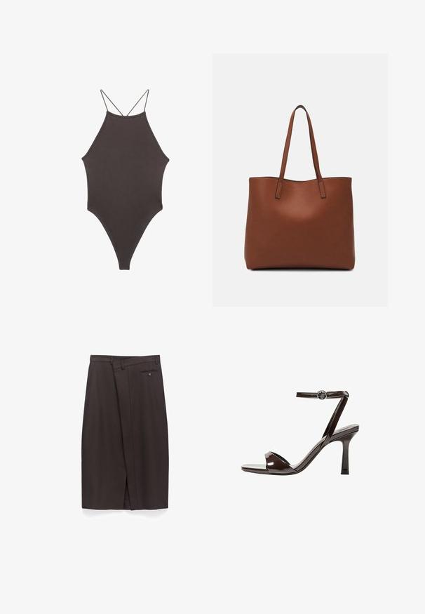 Brauner, hochgeschlossener Badeanzug mit dünnen, verstellbaren Trägern; zeichnet sich durch einen hohen Beinschnitt und eine glatte Textur aus. Keine Muster oder Verzierungen.; Dunkelbrachter knielanger Rock mit Gürtelschlaufen, einer vorderen Falte, Seitentasche und einer aufgesetzten, mit Knopf verschlossenen Tasche hinten.; Braune Lackleder-High-Heelsandale mit einem Knöchelriemen, offener Zehenpartie und einem schlanken, minimalistischen Design. Verfügt über einen quadratischen Absatz.; Braune Leder-Tote mit glatter Textur, offenem Oberteil und zwei Schulterriemen. Verfügt über minimale Nähte und keine sichtbaren Beschläge.