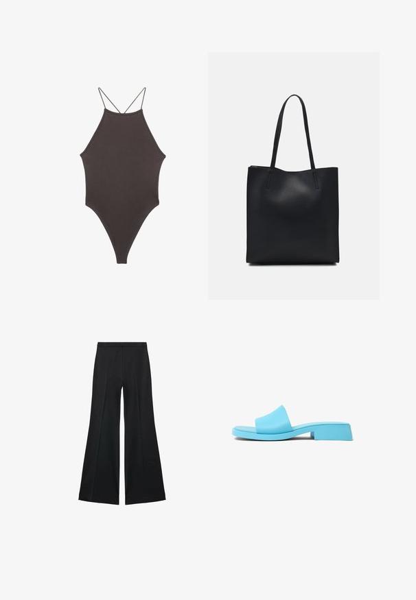 Brązowy jednoczęściowy kostium kąpielowy z wysokim dekoltem i cienkimi, regulowanymi ramiączkami; charakteryzuje się wysokim krojem nogawek i gładką teksturą. Bez wzorów ani ozdób.; Czarne spodnie o szerokich nogawkach z gładką teksturą, z przodu ozdobione zakładkami i skrojonym fasonem. Materiał jest lekki i zwiewny.; Niebieskie klapki slip-on z szerokim paskiem, płaską podeszwą i niskim obcasem blokowym. Gładkie, błyszczące wykończenie z minimalistycznym designem.; Czarna skórzana torba tote o gładkiej fakturze, prostokątnym kształcie i dwóch długich uchwytach. Brak widocznych elementów metalowych i ozdób.