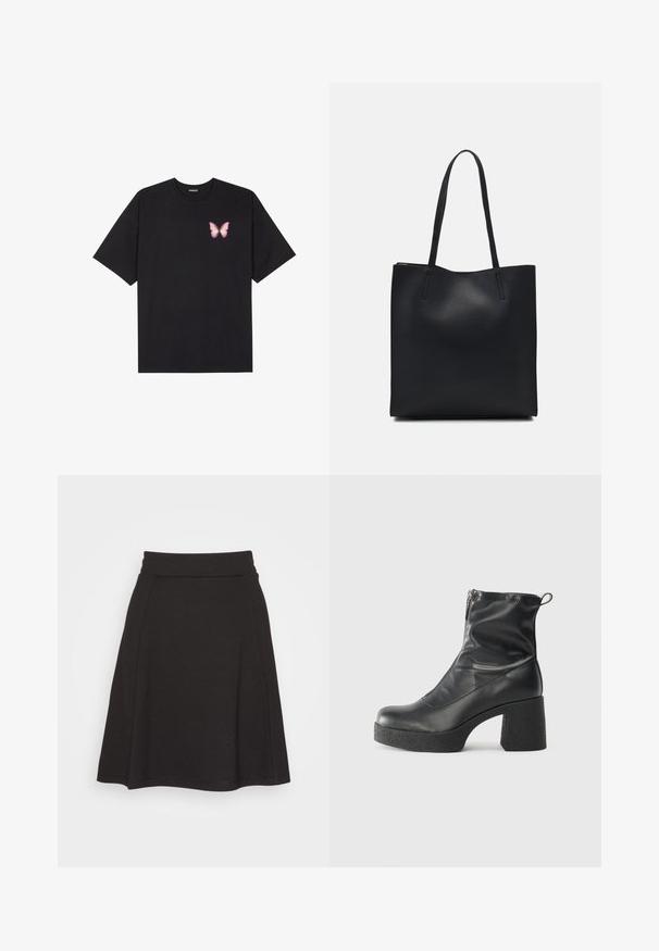 Czarny bawełniany t-shirt z krótkim rękawem, z małym różowym motylkiem na lewej piersi. Klasyczny dekolt z luźnym fasonem.; Czarna spódnica rozszerzana wykonana z miękkiego materiału o gładkiej teksturze. Posiada szeroki pas i sięga do połowy uda.; Czarne botki za kostkę wykonane z gładkiej skóry, wyposażone w boczny zamek błyskawiczny, masywny teksturowany obcas oraz zaokrąglony czubek.; Czarna skórzana torba tote o gładkiej fakturze, prostokątnym kształcie i dwóch długich uchwytach. Brak widocznych elementów metalowych i ozdób.