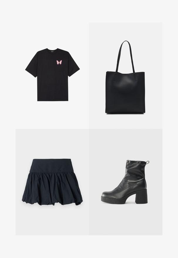 Fekete pamut póló rövid ujjakkal, bal mellkason egy kis rózsaszín pillangó grafikával. Kerek nyakú kialakítás, laza fazonnal.; Fekete, bővülő szoknya könnyű anyagból, széles, bordás derékpánttal és ráncolt pliszírozással, amely réteges megjelenést kölcsönöz.; Fekete bokacsizmák sima bőrből, oldalsó cipzárral, vastag, texturált sarkú és lekerekített orrú dizájnnal.; Fekete bőrtáska sima felszínnel, téglalap alakú, két hosszú füllel. Nincs látható fémkiegészítő vagy díszítés.