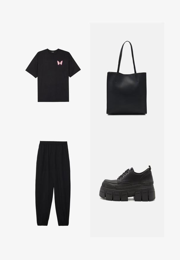 T-shirt de algodão preto com mangas curtas, apresentando um pequeno gráfico de borboleta rosa no lado esquerdo do peito. Design de gola redonda com um corte solto.; Calças pretas, leves, com um cinto elástico e punhos franzidos. O tecido é suave e apresenta um design relaxado e afunilado.; Ténis de plataforma pretos com parte superior em couro liso, fecho de atacadores, sola de borracha grossa e detalhe de marcação na lateral.; Bolsa tote preta em couro com textura lisa, forma retangular e duas alças longas. Sem hardware ou enfeites visíveis.