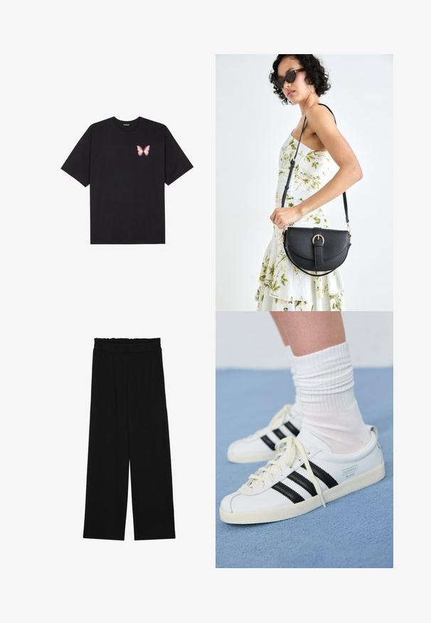 T-shirt de algodão preto com mangas curtas, apresentando um pequeno gráfico de borboleta rosa no lado esquerdo do peito. Design de gola redonda com um corte solto.; Calças largas pretas com um cinto franzido, apresentando dois bolsos laterais e um tecido suave e leve. Sem padrões ou ferragens visíveis.; Tenis brancos de couro com riscas pretas, sola em creme e atacadores claros. Usados com meias brancas com nervuras, posicionados sobre um fundo azul.; Bolsa de couro preta com forma curva, alça destacável e detalhes em dourado. A bolsa possui uma aba com detalhe de fivela.