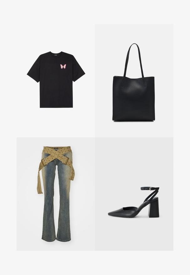 Sort bomulds T-shirt med korte ærmer, prydet med en lille pink sommerfugl grafik på venstre bryst. Rund hals design med en afslappet pasform.; Jaded London STRAP UP STONEWASH - Jeans Bootcut - hellblau; Sort læder spidse pumps med ankelrem og en chunky hæl. Flad tekstur, slankt design og minimalistisk æstetik.; Sort læder tote taske med glat tekstur, rektangulær form og to lange hanke. Ingen synlig hardware eller udsmykninger.