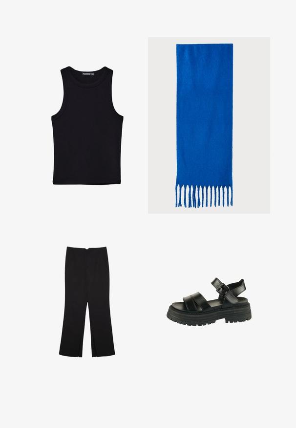 Crni top bez rukava od pamuka, s okruglim izrezom i širokim izrezima za ruke. Glatka tekstura s ušivenim rubovima. Klasičan, minimalistički dizajn.; Crne hlače ravnog kroja, s prednjim džepovima i bočnim prorezima na rubu. Izrađene od mekog i glatkog materijala. Pogodne za razne prigode.; Crne kožne sandale s tri široke trake i podesivim remenom oko gležnja. Debeli gumeni potplat s teksturiranim uzorkom za bolje prianjanje.; Plava šal od mekog materijala; sadrži jednobojnu boju s teksturiranom površinom i ravnomjerno rezanim resicama na dnu.