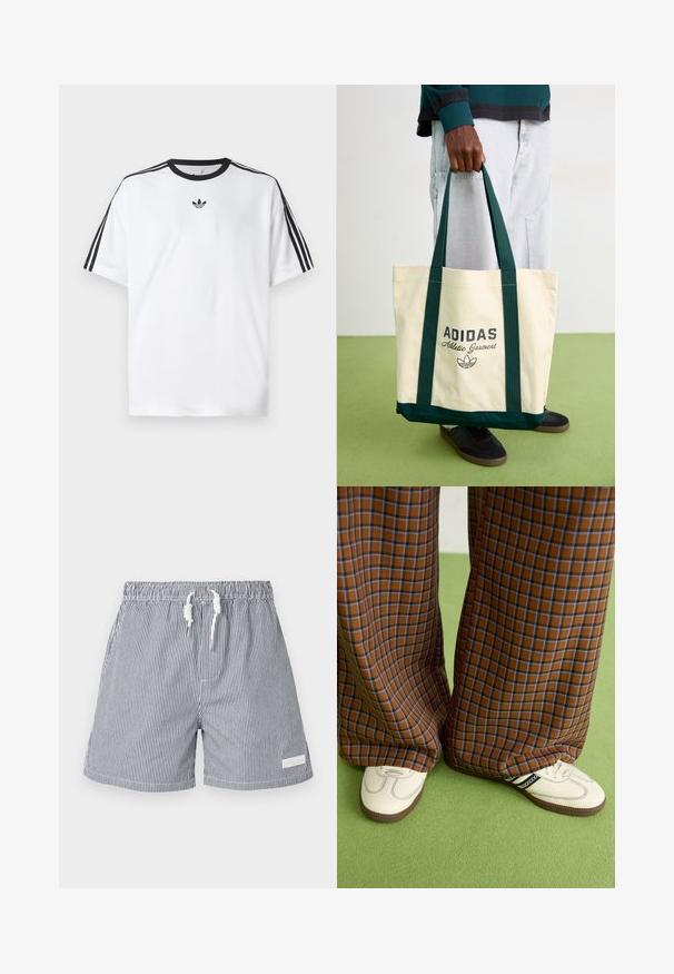 Bílá bavlněná tričko s černým kulatým výstřihem a třemi černými pruhy na každém rameni. Malé černé logo na hrudi.; Pruhované plavky v námořnické modři a bílé. Vyrobené z lehkého materiálu s elastickým pasem, stahovací šňůrkou a bočními kapsami.; Hnědo-modré kostkované široké kalhoty doplněné bílými botami s černými akcenty a texturovanou podrážkou, umístěné na zeleném pozadí.; Osoba držící béžovou tašku Adidas s tmavě zelenými rukojetmi, oblečená v světle šedých kalhotách a černých teniskách na zelené podlaze.