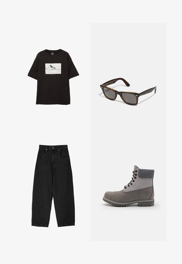 Fekete pamut póló rövid ujjakkal, fehér téglalap alakú grafikus mintával egy légyről vékony vonalon, minimalista logóval a kép alatt.; Fekete farmer széles szárú nadrág magas derékkal, öt zsebbel, cipzáras és fémből készült gombos záródással. Sima textúra, minimális részletezéssel.; Szürke túracipő, texturált bőrből, megerősített orral, párnázott szürke gallérral, fekete fűzőkkel és strapabíró talppal, mely mély barázdákkal rendelkezik.; Tortminta napszemüveg szürke lencsékkel és négyzet alakú kerettel, fémes díszítésekkel a szárakon és logóval a dizájnban.