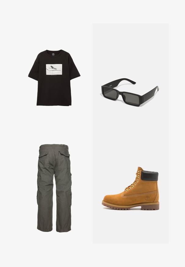 Schwarzes Baumwoll-T-Shirt mit kurzen Ärmeln, hat eine weiße rechteckige Grafik einer Fliege auf einer dünnen Linie, minimale Markierung unter dem Bild.; Cargo-Hosen in Olivgrün, mit mehreren Seitentaschen, einer lockeren Passform und verstellbaren Bündchen für einen sicheren Sitz. Strapazierfähiger Baumwollstoff.; Beige Wildleder-Ankle-Boot mit schwarzem gepolstertem Kragen, goldenen Metallösen, weißen Nähdetalben und einer robusten Gummisohle mit ausgeprägtem Profil.; Schwarze Sonnenbrille mit rechteckigen Gläsern, mattem Kunststoffrahmen und geraden Kanten. Verfügt über das Markenlogo auf dem inneren Bügel.
