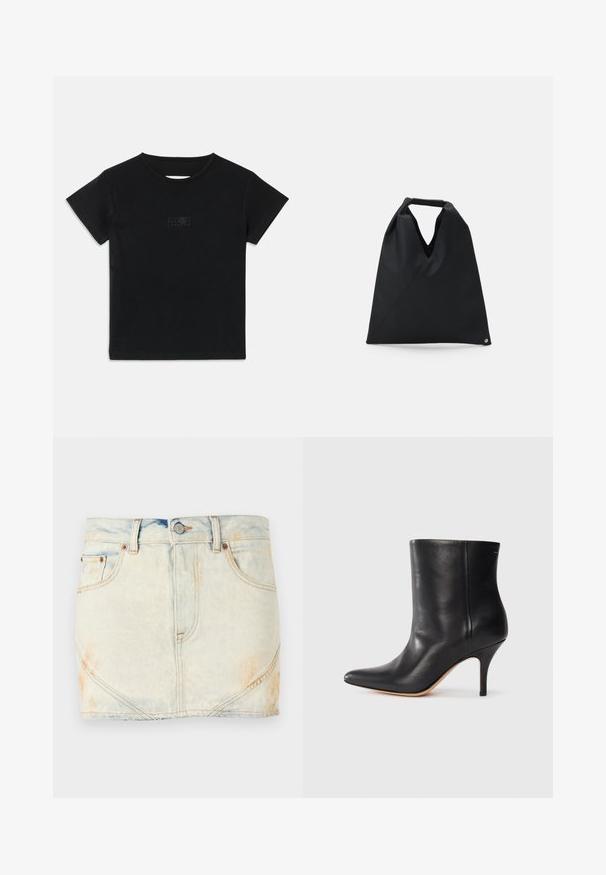 Černé bavlněné tričko s krátkým rukávem, kulatým výstřihem a malým grafickým potiskem ve světlejším odstínu na přední straně.; Džínová minisukně v světle modré barvě s vybledlým povrchem, s pěti poutky na opasek, předními kapsami a dekorativními švy.; Černá kožená kotníková bota s špičatou špičkou, štíhlým jehlovým podpatkem a hladkým povrchem. Minimalistický design bez viditelného hardwaru nebo akcentů.; MM6 Maison Margiela SMALL JAPANESE - Velká kabelka - black