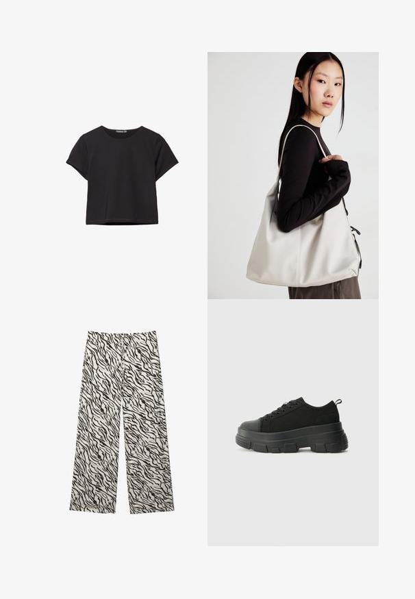 Schwarzes kurzärmliges Crop-Top aus weichem Stoff, mit rundem Halsausschnitt und einem lässigen Schnitt mit einem sauberen Saum.; Weite Hosen aus einem leichten Stoff mit einem Schwarz-Weiß-Tigerstreifenmuster. Elastischer Bund mit Kordelzug.; Schwarze Sneakers mit einer dicken Gummisohle, strukturiertem Obermaterial, runder Zehenpartie und Schnürdesign. Verfügt über verstärkte Ösen und eine Schlaufe an der Rückseite.; Beige Handtasche aus weichem Material, mit einem lässigen Design, gesteppten Details und zwei Schulterriemen. Geeignet für den täglichen Gebrauch.