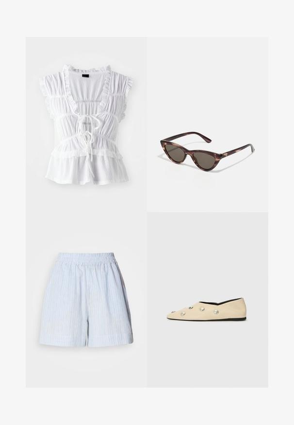 Bluză albă cu mâneci scurte cu volane, țesătură texturată, decolteu adânc în V cu șnur în față și detalii cu volane stratificate la tiv.; Șorturi bleu deschis cu dungi verticale albe și bleumarin. Prezintă un tiv elastic și o croială lejeră. Fabricate dintr-un material moale.; CLOSED Balerini - ecru; Ochelari de soare tip cat-eye cu lentile întunecate și un model de broască țestoasă. Fabricate din plastic ușor, având temple subțiri și detalii cu logo.; Geantă din țesătură împletită, de culoare verde măslin, cu o formă spațioasă și rotundă, având o mânere lung și unic pentru purtare. Suprafață texturată.
