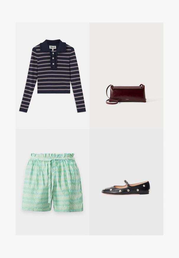 Mornarska majica s dolgimi rokavi z roza vodoravnimi črtami, gubanim ovratnikom in gumbom s tremi gumbi spredaj; narejena iz mehkega, raztegljivega materiala.; Lahki kratki hlače z raztegnjenim, zbranem pasom, ki imajo izmenične navpične črte v zeleni in beli barvi ter z vezalko.; Črne usnjene Mary Jane balerinke z zaobljenim noskom, opremljene z zlatimi krožnimi mošnjo in nastavljivim trakom z zaponko.; Burgundska usnjena torba čez ramo s gladko teksturo, pravokotno obliko, zapiranjem na pokrovček in tankim nastavljivim trakom. Vidna zlata logotipna podrobnost.