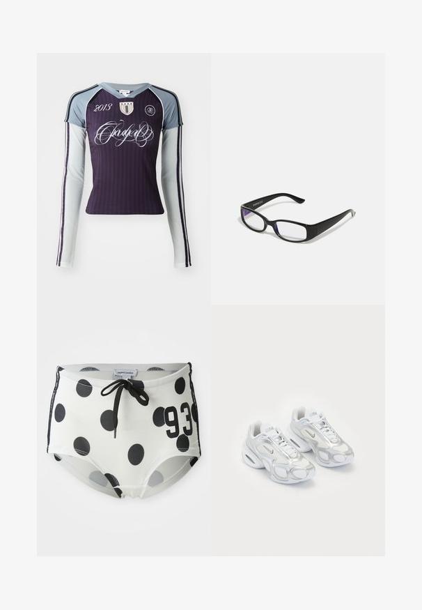 Hosszú ujjú sportpóló sötétlila színben, világosszürke ujjal. Jellemzői a függőleges csíkok, hímzett logó és díszítő szöveg.; Fekete-fehér pöttyös úszónadrág, húzózsinóros derékkal, az elején "93" számmal és sima, rugalmas anyagból készült.; Fehér sportcipők hálós felsőrésszel, ezüst részletekkel, különleges formával és lég párnázással a sarkában. Fűzős dizájn logóval.; Fekete téglalap alakú szemüveg, átlátszó lencsékkel. Fényes felület, keskeny szárak, és lila árnyalat látható a lencsék szélén.