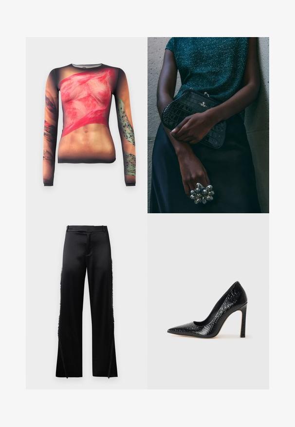 Hosszú ujjú felső, amely bőrfelületek és szövettextúrák fényképes nyomtatását tartalmazza piros és zöld árnyalatokban, tetoválás mintákkal a karokon.; Fekete selyem nadrág, széles szárakkal, oldalsó varrásain frufru részletekkel és lapos elülső derékrészes. Egyszerű hátul zsebek nélkül.; Fekete hegyes orrú magassarkú cipő krokodilbőr textúrával, letisztult dizájnnal, magas tűsarkú és sima fekete belső résszel.; Fekete krokodilbőr mintázatú válltáska ezüst hardware-rel, egy texturált szürke háttér előtt tartva. Fényes felülettel rendelkezik.