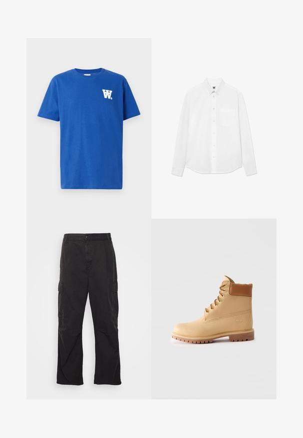 Plava pamučna majica s okruglim izrezom, kratkim rukavima i bijelim logotipom na lijevoj strani prsnog područja. Mekana tekstura i standardni kroj.; Bijela košulja dugih rukava s gumbima i ovratnikom, s prednjim džepom i suptilnom teksturom. Prednja ploča s gumbima sadrži gumbe i mali detalj s logom.; Crne cargo hlače s ravnim krojem, s dvije bočne džepove, zatvaranjem na dugme i teksturiranim materijalom.; Svijetlosmeđi kožni gležnjači s podstavljenim okovratnikom, zlatnim rupicama, svijetlosmeđim vezicama i debelim izbočenim potplatom na jednostavnoj svijetloj pozadini.