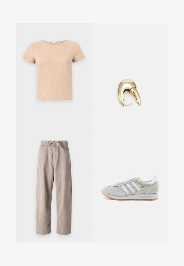 Beige ribbet kortermet t-skjorte med bølgete kanter, med et teksturert mønster og rund hals. Laget av myk, elastisk stoff.; Beige kordfløyelsbukser med løs passform, med strikk i livet, to frontlommer og vertikal ribbet tekstur.; Lys grå sneaker laget av semsket skinn og mesh, med tre hvite striper, rund tå og såle av gummi. Gull logo-aksent nær snørebåndene.; Gullfarget metalløredobber med et elegant, buet design. Har en karakteristisk spiss form, polert overflate og hengsel-lukking.