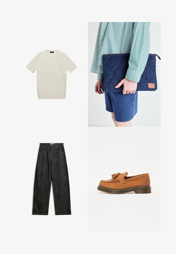 Krátký rukáv krémového trička vyrobeného z jemné látky, s kulatým výstřihem a rovný střih, bez viditelných vzorů nebo akcentů.; Tmavé džíny s volným střihem, s jemnou vertikální texturou, žlutým prošíváním, pěti kapsami a klasickým zapínáním na knoflík.; Hnědé semišové mokasíny s třásňovým akcentem na mašličce, s kulatou špičkou a silnou, vroubkovanou podrážkou s oranžovým prošíváním.; Denimová obálka na laptop, prošívaný design, tmavě modrá barva, zlatý zip, kožený akcentní štítek. Držena osobou v pruhovaném zeleném Tričku.