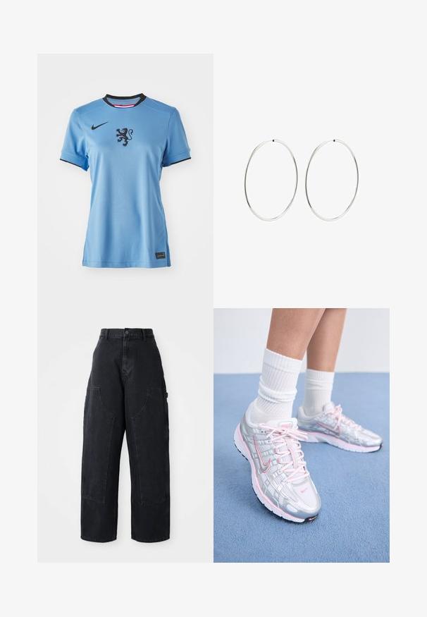 Helle blaue Nike-Fußballtrikot mit kurzen Ärmeln, schwarzem Kragen und Löwenemblem in der Mitte. Mit schwarzen Akzenten an den Ärmeln.; Schwarze Denim Cargo-Hosen mit weitem Bein und hoher Taille, zwei großen Vordertaschen und einem Knopfverschluss an der Taille. Glatte Textur, lässiges Design.; Nike Laufschuhe mit einem silbernen Mesh-Obermaterial und pinken Akzenten, weißen Schnürsenkeln und einer strukturierten Sohle. Getragen mit weißen Baumwoll-Sportsocken.; Silberne Creolen mit einem glatten, runden Design und einer polierten Oberfläche. Sie sind dünn und leicht und verfügen über einen einfachen Verschluss.