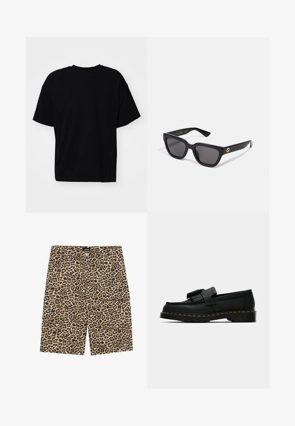 Weekday - T-shirt basic; Cargo szorty w panterkę w beżowo-brązowej kolorystyce, z wieloma kieszeniami i paskiem z zapięciem na guzik.; Czarne skórzane mokasyny z frędzlami, żółte przeszycia wzdłuż podeszwy i gruba, żłobiona gumowa podeszwa.; Czarne prostokątne okulary przeciwsłoneczne z błyszczącym wykończeniem, ciemnymi soczewkami i złotymi akcentami na zauszniku z logo.