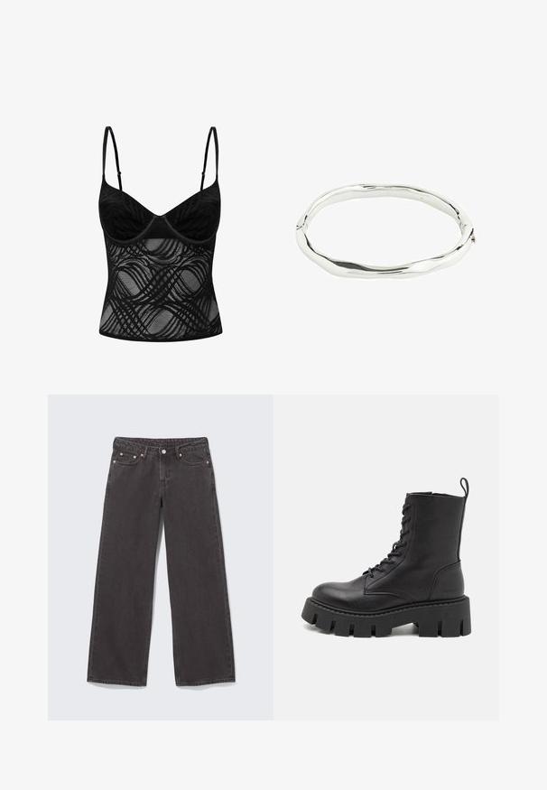 Sort blonde bralette med underwire-kopper, justerbare stropper og en gennemsigtig krop med bølgemønster gennem hele.; Vidbenede sorte denimjeans med kobbernitter, fem lommer og knaplukning. Blød, robust tekstur med lige snit fra talje til kant.; Sort læder ankelstøvle med snørebånd foran, tyk platformsål og løkke til at trække i; glat tekstur og subtil branding på hælen.; Sølvmetal armring med et bølget, ujævnt design. Glat overflade med en poleret finish, der reflekterer lys. Cirkulær form uden mærkbare detaljer.
