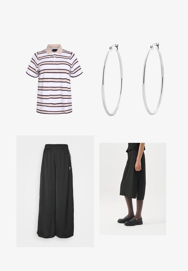 Poloshirt mit kurzen Ärmeln, aus weißem Stoff mit braunen und beigen horizontalen Streifen. Kragen-Ausschnitt mit drei Knöpfen.; Schwarze, locker sitzende Jogginghosen aus glattem Material. Mit elastischem Bund und seitlichen Streifen mit Logo-Akzenten.; Schwarzer knielanger Rock mit seitlichem Schlitz, kombiniert mit schwarzen Loafers und transparenten braunen Strumpfhosen, aus glattem Stoff und mit einem schlichten Design.; Silberne Creolen mit einer glatten, polierten Oberfläche und einer dünnen, runden Form. Das Design verfügt über einen sicheren Verschluss.