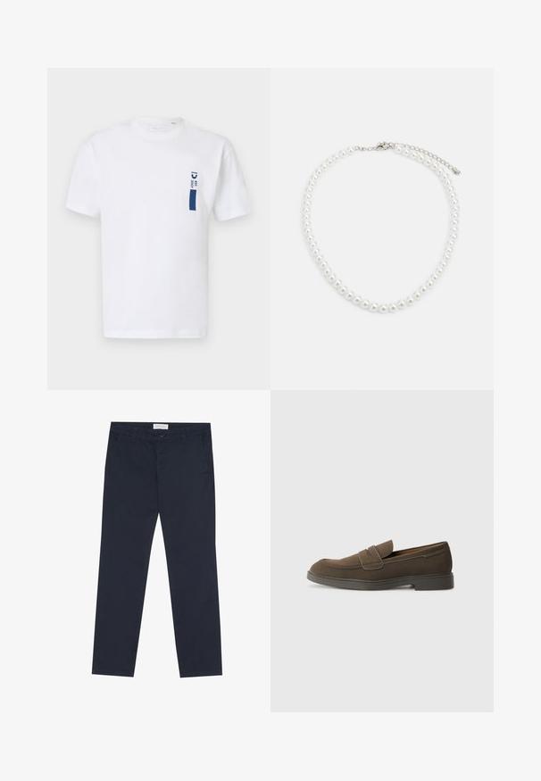 Witte katoenen T-shirt met korte mouwen, voorzien van een marineblauw ontwerp op de linkerborst met de tekst "EST 2007." Eenvoudig ontwerp.; Marineblauwe chino's van katoen met een gladde textuur, voorzien van een ritssluiting, riemlussen en zijzakken voor functionaliteit.; Bruine suède instap schoenen met een ronde neus, een band over de wreef en een plat rubberen zool. Eenvoudig ontwerp met strakke lijnen en minimale details.; Witte parelketting met een uniforme ronde vorm, gladde oppervlakte en een metalen sluiting met een uitbreidingsketting voor verstelbare lengte.