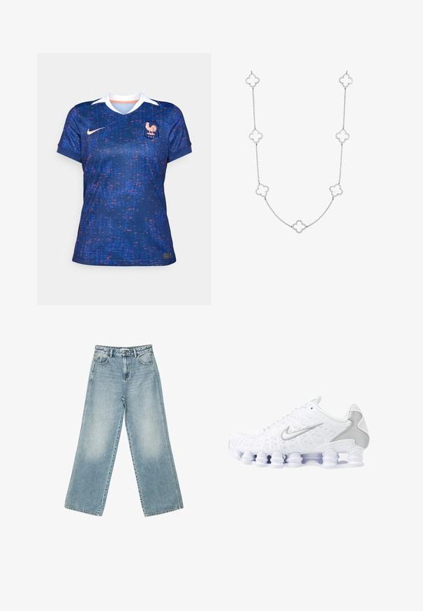 Nike Damen Fußballtrikot, blau mit rot-lila pixeliertem Muster, kurze Ärmel, V-Ausschnitt, weißer Kragen, mit Wappen und Logo auf der Vorderseite.; Hellblaue weite Jeans aus Denim mit hoch geschnittenem Bund, fünf Taschen und subtilen Ausbleichungen entlang der Beine.; Weiße Sportschuhe mit einem oberen Teil aus Mesh, silbernen Akzenten und einem einzigartigen Spiralsohlendesign. Verfügt über einen gepolsterten Schaft und eine Schnürung für optimalen Halt.; Silberne Kettenhalskette mit abwechselndem Kleeblatt-förmigen Gliedern mit offenen Zentren, glatter Textur und zartem Design.