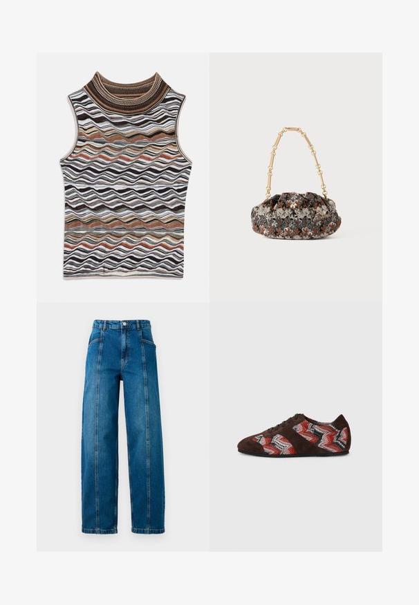 Top sem mangas com um decote alto, apresentando um padrão ondulado em tons terrosos de castanho, branco e preto, feito de um tecido de malha macio e texturizado.; Calças de ganga azuis de cintura alta, com pernas largas, costuras verticais frontais, bolsos laterais, passantes para cinto e fecho com botão.; Sapatilhas de camurça castanha com um padrão em zigzag em tecido entrelaçado vermelho, preto e branco, com atacadores pretos e sola de borracha.; Saco de tecido com padrão floral preto e creme, com um design franzido, apresentando uma alça de corrente dourada e detalhes metálicos.