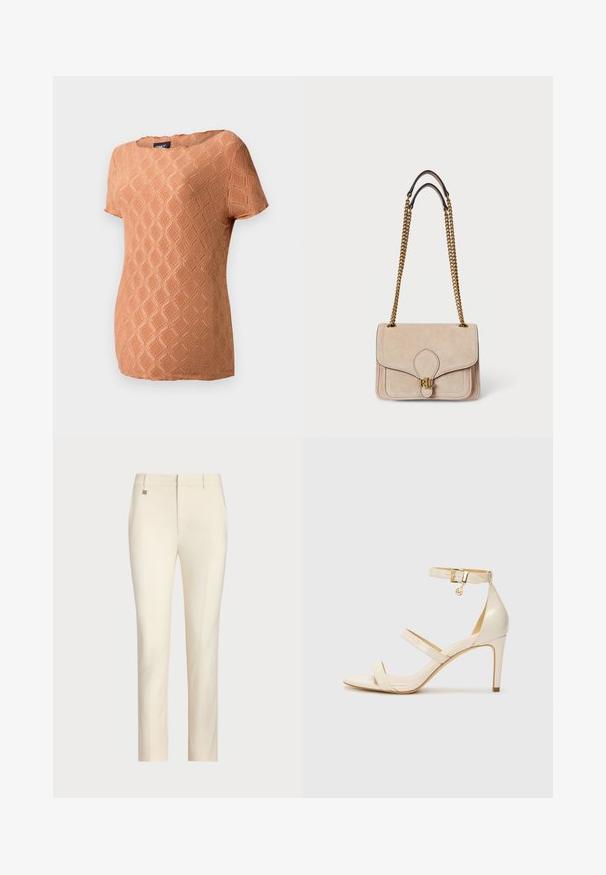 Kratke rokave, teksturirana majica v mehki oranžni barvi z diamantnim vzorcem. Ima okrogel izrez in sproščen kroj.; Hlače kremaste barve s krojem naravnega reza, ki imajo gladko teksturo, sprednje žepke in subtilen kovinski poudarek na pasu.; Bež čevlji na visoki peti s tankim trakcem okrog gležnja in dvema zgornjima trakoma. Sijajna lakirana površina in zlat detajl na trakcu okrog gležnja.; Bežna nubuk torba s zlatim lancem, strukturirane pravokutne forme, prošivene detalje i zlatni logotip na prednjoj strani.