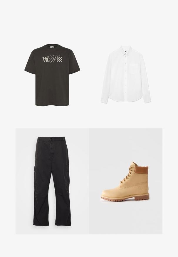 T-paita tummanharmaasta puuvillasta, jossa on suuri, tyylitelty "W"-logo ja ruutukuvio edessä. Lyhyet hihat ja pyöreä kaula-aukko.; Valkoinen pitkähihaisen napitetun paidan, jossa on kaulus, etutasku ja hienovarainen kangas. Edessä on nappilista ja pieni logoyksityiskohta.; Mustat cargo-housut suoralinjaisella muotoilulla, joissa on kaksi sivutaskua, nappikiinnitys ja teksturoitu kangas.; Vaaleanruskea nahkainen nilkkuri, jossa on pehmustettu kaulus, kullankirjavat nauhaverkot, vaaleat nauhat ja paksu karkeapohja vaalealla taustalla.