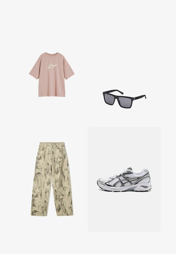 Prachově růžové oversize tričko vyrobené z měkké bavlny, s jemným grafickým vzorem na přední straně. Krátké rukávy a kulatý výstřih.; Bershka BAGGY PRINTED - Volné džíny - evergreen; Bílé sportovní boty s vrchní částí z síťoviny, černými akcenty a stříbrnými detaily. Mají polstrovanou podrážku a šněrovací design pro podporu.; Černé obdélníkové sluneční brýle s tmavými čočkami, matným povrchem a detaily loga na stranici. Design má rovné hrany a silné rámy.
