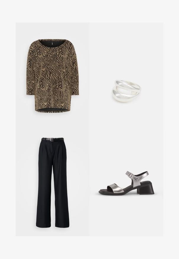 Tričko s potlačou zebry, okrúhlym výstrihom, čierno-zlatou farebnou kombináciou, dlhými rukávmi a uvoľneným strihom, vyrobené z jemnej, štruktúrovanej tkaniny.; Čierne široké nohavice vyrobené z hladkej látky, s prednými záhybmi a zodpovedajúcim čiernym opaskom so striebornou prackou.; Strieborné kožené sandále s otvorenou špičkou, obsahujúce široký predný remienok, remienok okolo členka so sponou a stredne vysoký blokový opatok.; Strieborný prsteň s dvojitým pásikom s hladkým, lesklým povrchom. Má plynulý, zakrivený dizajn s prekryvajúcimi sa časťami pre moderný vzhľad.