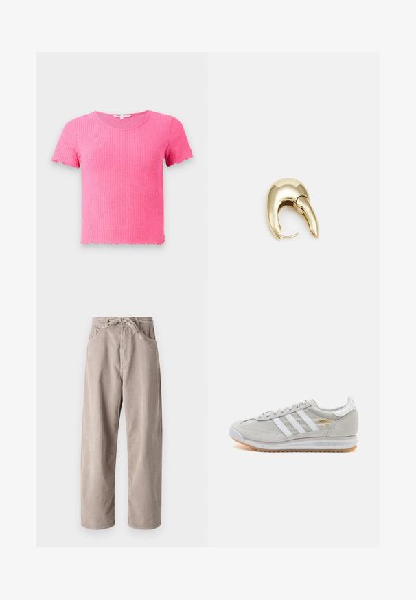 Rosa gerippte Kurzarm-T-Shirt mit rundem Halsausschnitt und gewellten Kanten, aus einem weichen, dehnbaren Material hergestellt.; Beige Cordhosen mit lockerer Passform, ausgestattet mit einem Kordelzugbund, zwei Fronttaschen und vertikal geripptem Muster.; Hellgraue Sneaker aus Wildleder und Mesh, mit drei weißen Streifen, runder Zehenpartie und einer Sohle aus Gummi. Goldenes Logo-Detail nahe der Schnürsenkel.; Ohrringe aus goldfarbenem Metall mit einem schlanken, geschwungenen Design. Sie verfügen über eine markante, spitze Form, eine polierte Oberfläche und einen Scharnierverschluss.